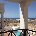 מלון דירות Ocean Sunset 3*
